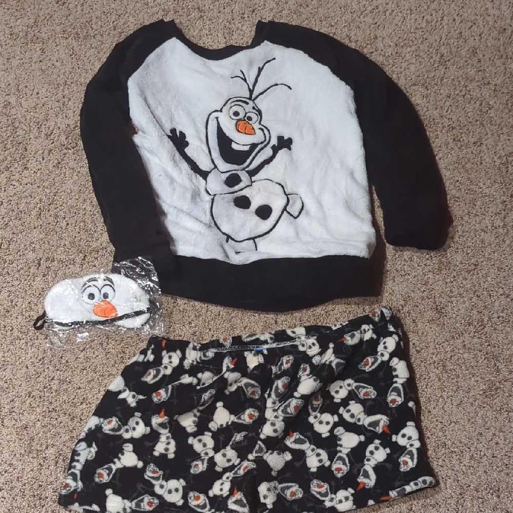 Disney Frozen Black and White Pajama Top And Short Set. Three Piece Set